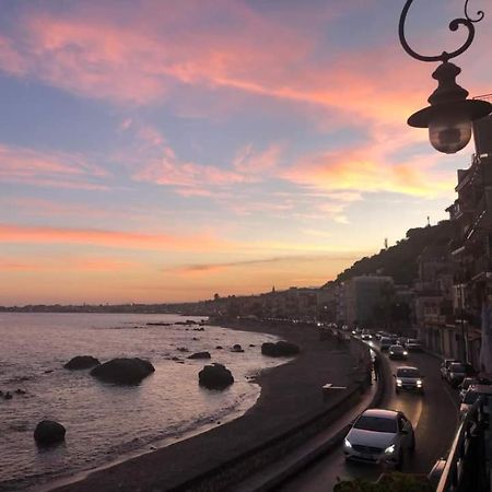 Hostel Beach House Giardini Naxos Luaran gambar