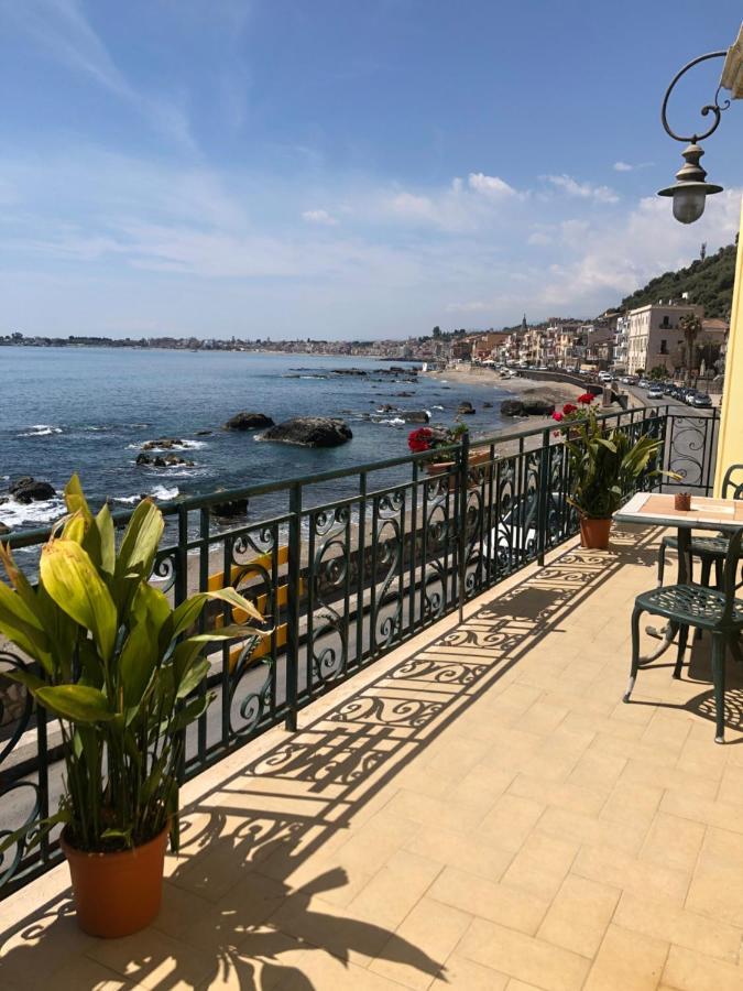 Hostel Beach House Giardini Naxos Luaran gambar