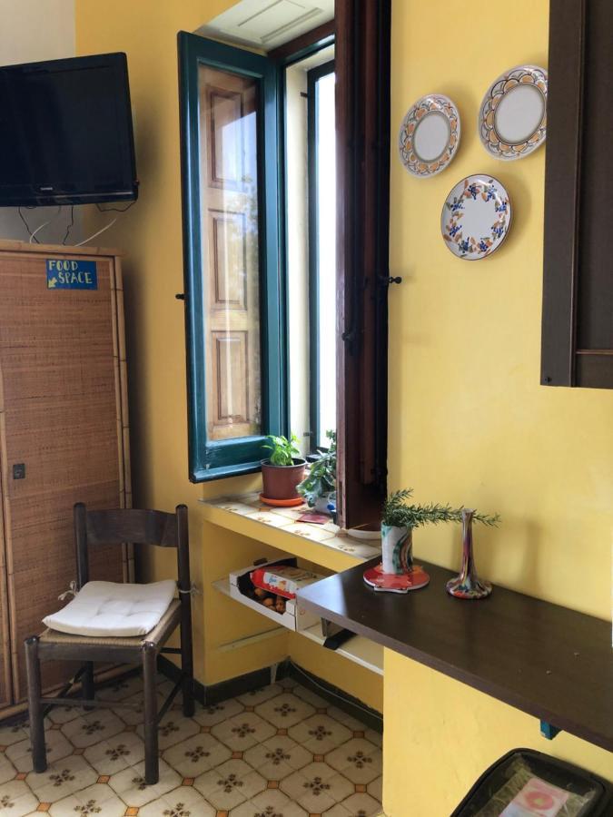Hostel Beach House Giardini Naxos Luaran gambar